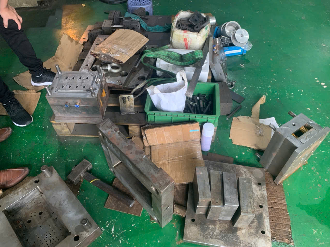 Mold assemble area.jpg